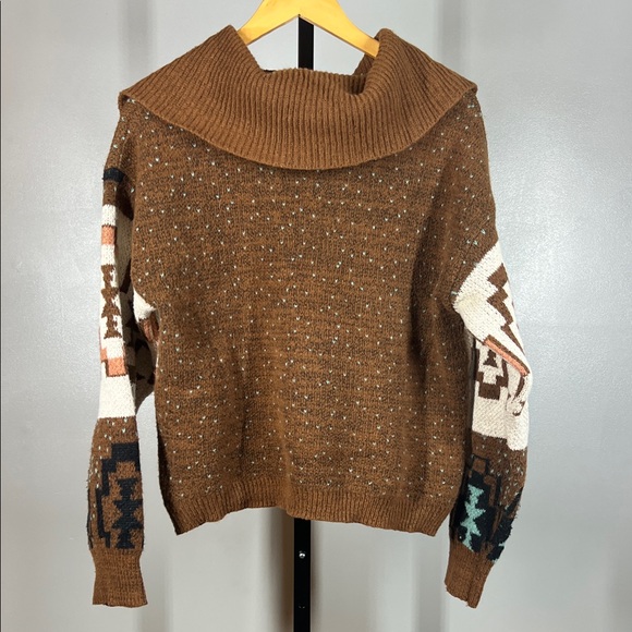 Woven Heart Brown and Cream Geometric Sweater - Picture 2 of 7